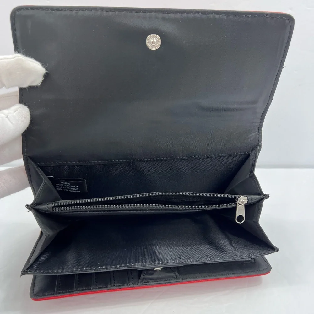 ⭐️TAHARI💯 WOMENS RED, WALLET, VEGAN LEATHER, RFID PROTECTED LINING - Picture 8 of 16